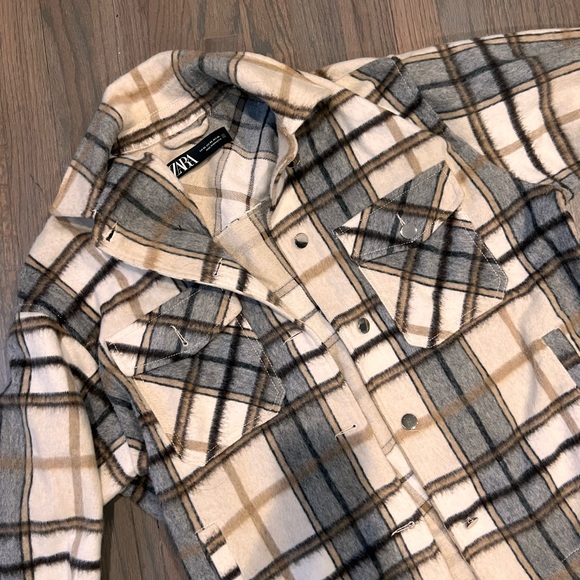 Zara flannel - Picture 2 of 2